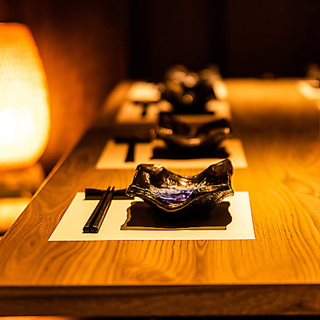 ムードあふれる店内とプライベート感満載の個室空間は大切なご宴会の場を彩ること間違いなし