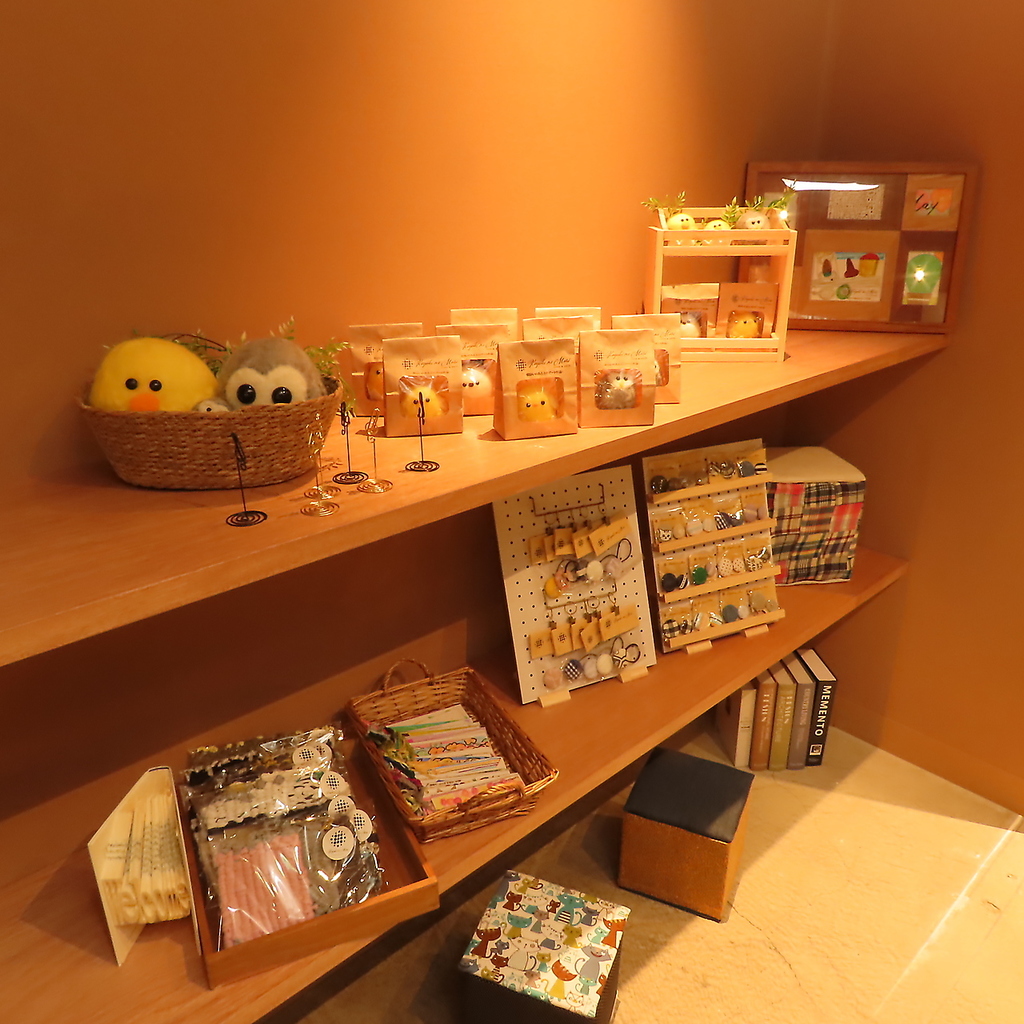 お洒落で落ち着いた店内。SNSでシェアしたくなる、お洒落なカフェレストラン。