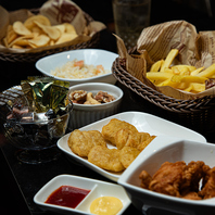 【お酒のお供に嬉しい軽食も充実】