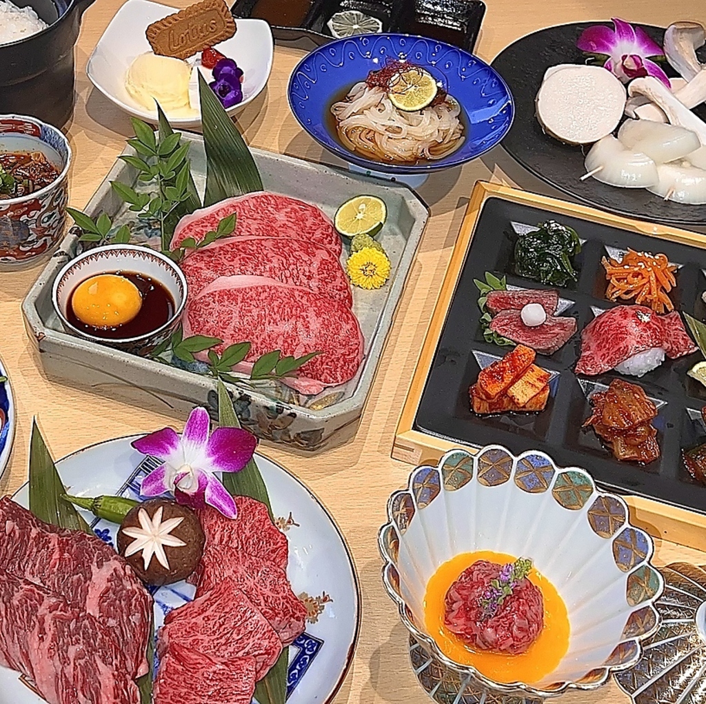 宴会などにおすすめのコース料理は多彩な料理を楽しめる充実の内容！仲間と共に盛り上がりましょう♪