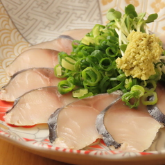 昆布締め大トロしめ鯖　「・オリジナル醤油　」「・自家製ゴマだれ」の写真