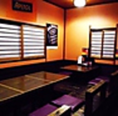 4人掛け×2卓のご用意です。ゆったりとお食事するのにぴったり♪