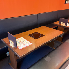 ご友人同士の飲み会やカジュアルな会食にも最適です。こだわりの空間で心ゆくまでお寛ぎください。
