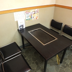 4名テーブル席は会社の宴会などにご利用ください。