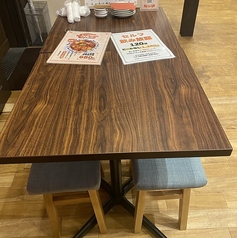 4名様用テーブル席