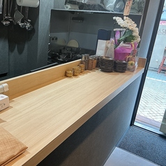 立ち飲みカウンター3席