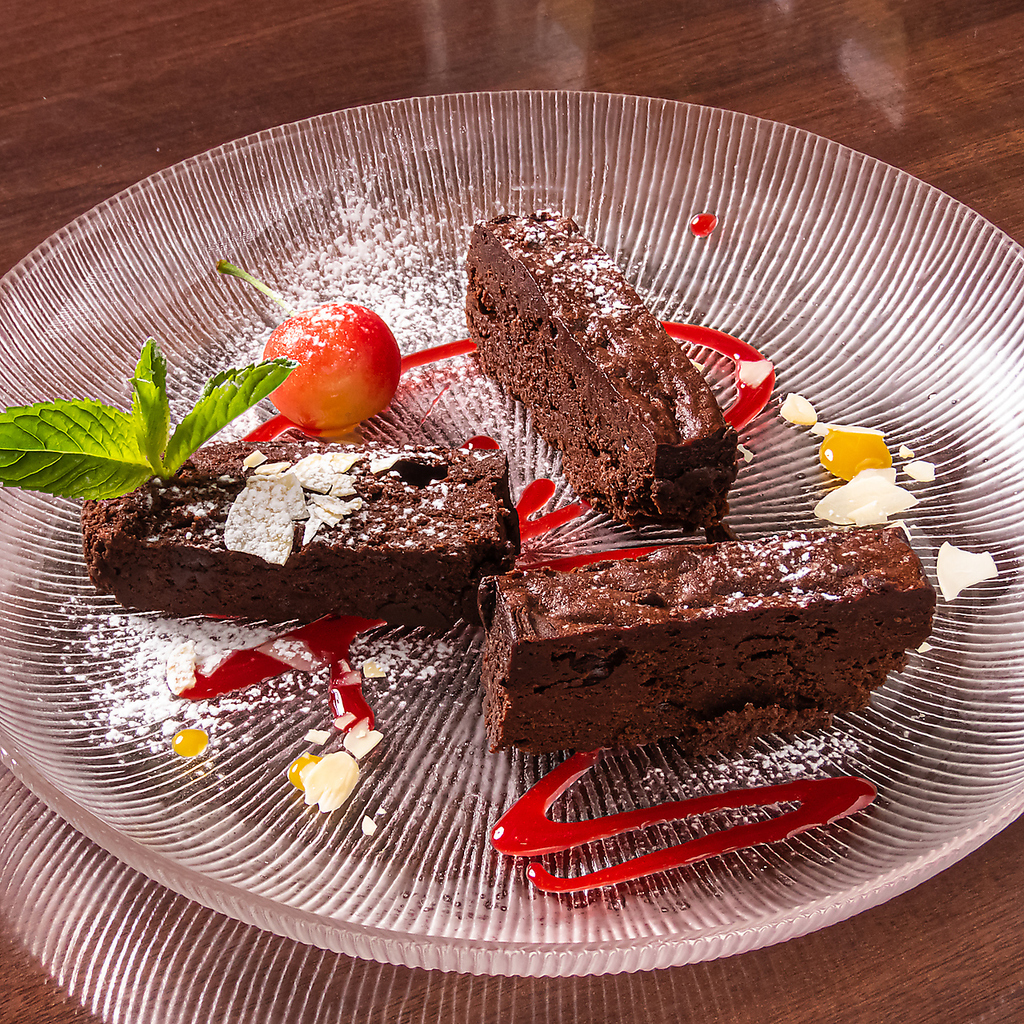 お洒落でSNS映えばっちり◎♪食後のデザートは味はもちろん！目でも楽しんでいただけます♪