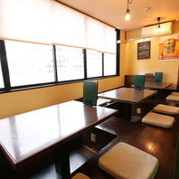 アットホームな居酒屋で心ゆくまでお酒と料理を楽しめる