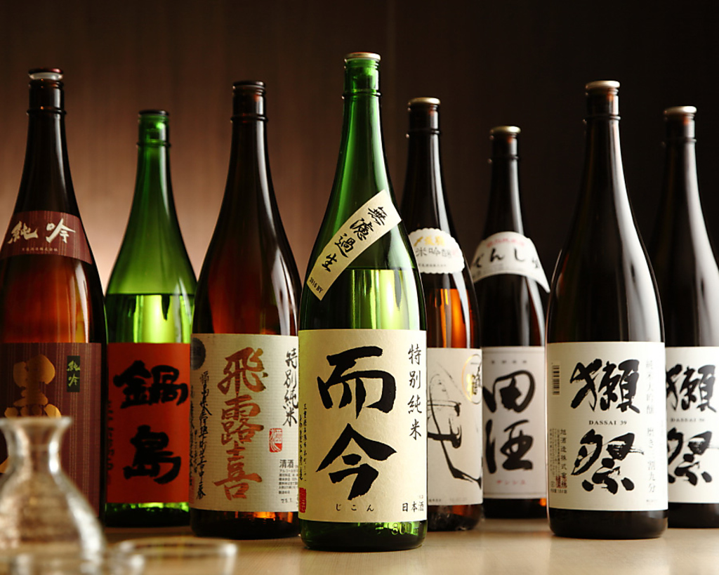 全国からの厳選地酒40種以上
