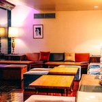 カウンター裏のお席はカップルでの利用ももちろん、レイアウト次第で20名様まで収容可能