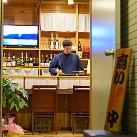 【ランチ11時より営業中】ランチメニューのほか昼飲みもOK◇落ち着いた店内で乾杯◎