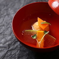 厳選日本酒と四季の料理。シーンに寄り添う本格コース