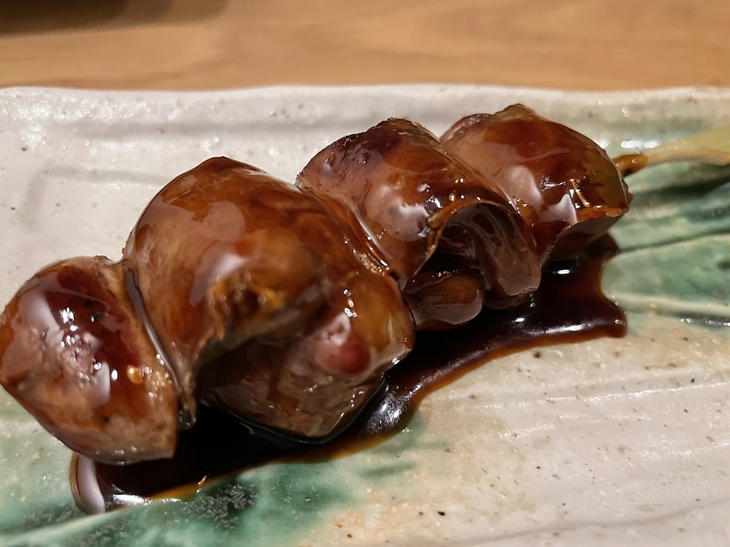 当店No. 1！肝のレア焼き！臭みのないクリーミーな舌触りをご堪能下さい！