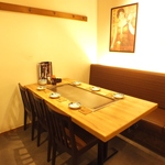 木は安らぎを感じさせてくれ、心地よい雰囲気◎様々なシーンでぜひご来店お待ちしております♪