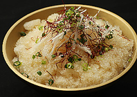 お肉だけでなく、サイドメニューもこだわりあり！