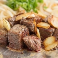 料理メニュー写真&nbsp;サイコロステーキ/牛肉ステーキ塩焼