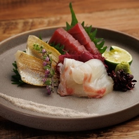五感で味わう鮮魚と多彩なろばた料理