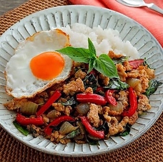 目玉焼き付きガパオライス