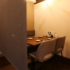 パーティションを下せばお隣の席も気になりません。