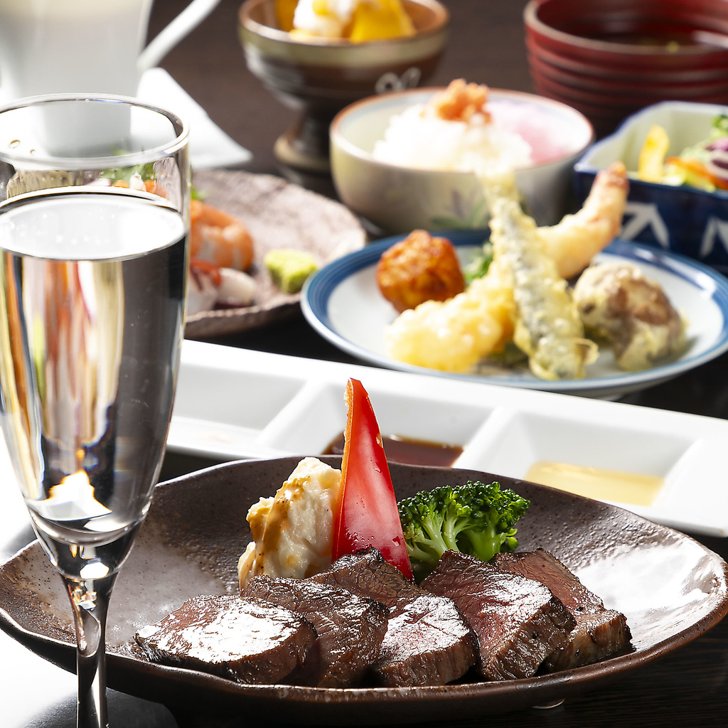 メインである自慢のステーキをはじめ、和も洋も愉しめる満足度【大】なコース献立