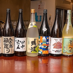 こだわりの日本酒とウイスキーを多数取り揃え