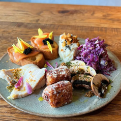 本日の前菜盛りを3種勝手に盛らせて（2人前～）