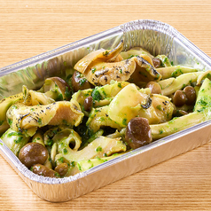 つぶ貝とキノコのガーリックバター焼き