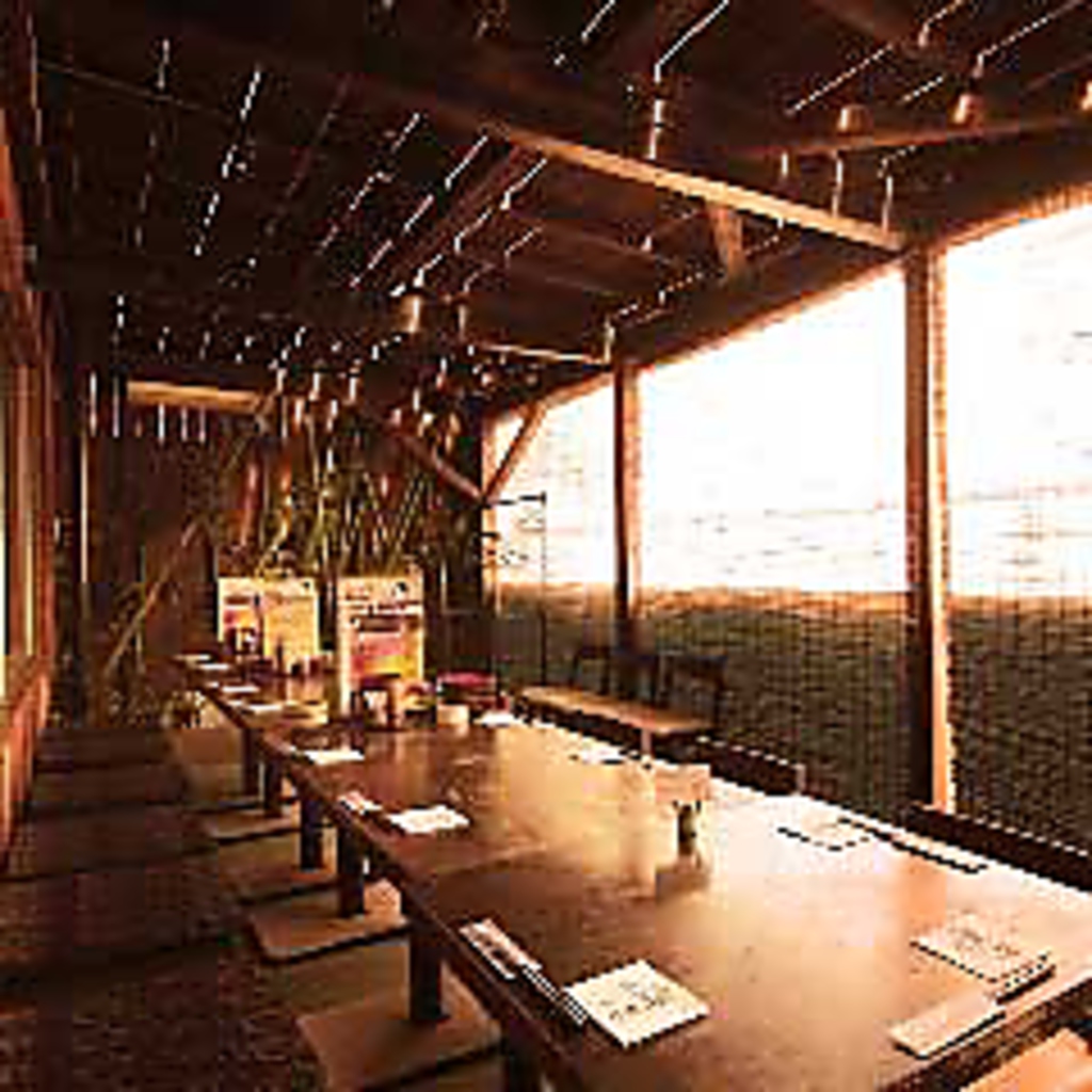 プライベートな空間『完全個室席』は10名様から貸し切り可能。最大40名様までご利用頂けます。