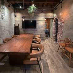 最大８名の半個室的な大きなテーブル席（６～８名席）もあります♪