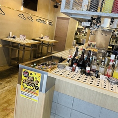 カウンターでスタッフと語るのも◎