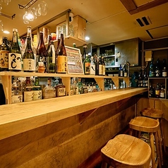 【カウンター】目の前にキッチンがあるカウンター席はふらっとお一人でも気軽にご利用頂けます☆隠れ家的な落ち着きのある空間で、是非ごゆっくり食事をお楽しみください♪ランチも好評営業中です☆