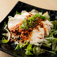 ピリ辛よだれ鶏　～自家製蒸し鶏を使用～