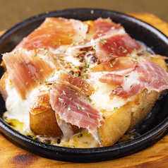 生ハムと海老とポテトのオーブン焼き