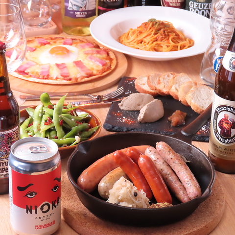 ゆったりくつろげるテーブル席は最大26席御座います。