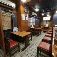 落ち着きのある店内でお食事をお楽しみください！