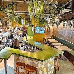 店内は貸切利用も可能です。