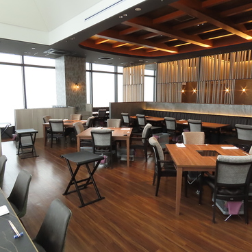 熊本あか牛しゃぶしゃぶ甲梅 東京ソラマチ店の雰囲気1