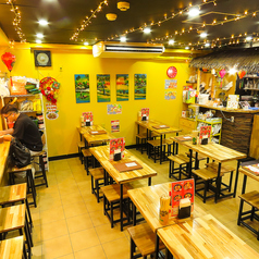 カウンター席は6席あり、お一人でも気軽にご利用いただけます。お席から料理人が作る料理を間近で楽しむことができます。11時から23時まで営業しておりますので、お気軽にご利用いただけます。※20時までご予約が可能で、お一人から予約いただけます。