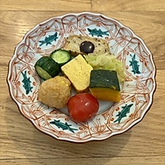 すべての定食に付く『おばんざい盛り合わせ』