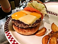 店主のこだわり！日本人がつくるハンバーガー！