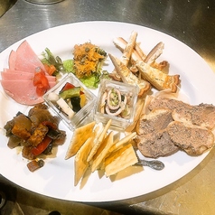 本日の前菜盛り合わせ 2～3人前 8品