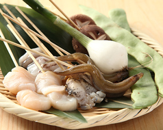 単品 / Single item of deep-fried mixed kebabs of the seafood and vegetables