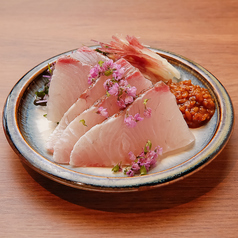 ★醤油こうじと薬味で食べる カンパチの塩炙り