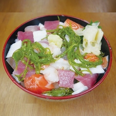 あれこれ海鮮めかぶ丼