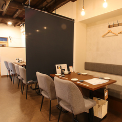 パーティションを下せばお隣の席も気になりません。