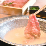 黒毛和牛のしゃぶしゃぶは自慢のコムタンスープでお召し上がりください