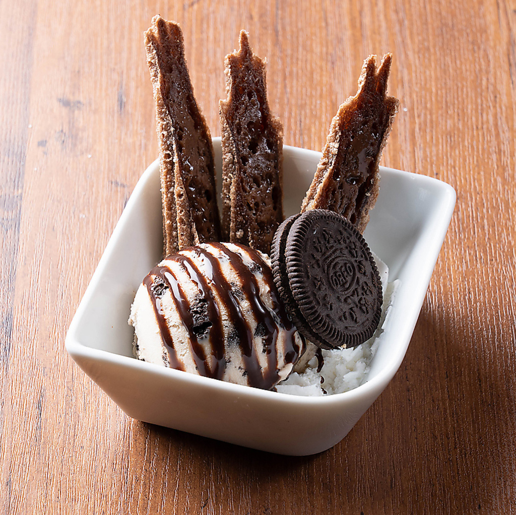 締めはやっぱり甘いものでしょ！明洞で話題のオレオチュロスをまるからスタイルで！