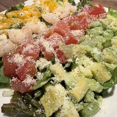 エビとアボカドのチョップドサラダ