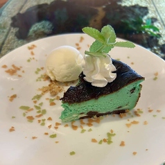 【季節限定】爽やかチョコミントの濃厚バスクチーズケーキ