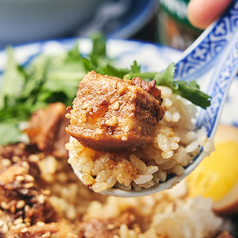 餃子以外のつまみ、〆のご飯やデザートも